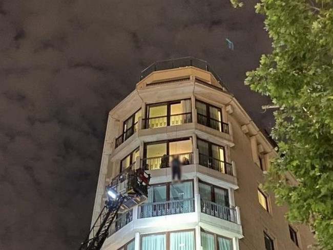 Taksim'de korkunç olay! Turist kendini astı - Resim : 1