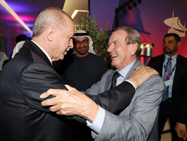 Cumhurbaşkanı Erdoğan, Devler Ligi finalinde! Yanındaki isimler dikkat çekti - Resim : 5