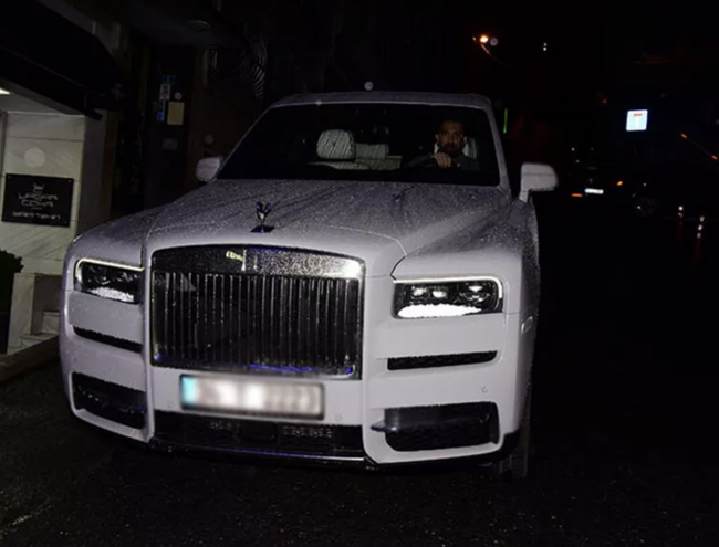 Arda Turan kraliyet arabasıyla tura çıktı! Türkiye'de birkaç tane var! - Resim : 1