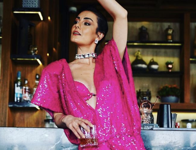 Ünlü oyuncu Özlem Yılmaz'dan flaş karar - Resim : 1