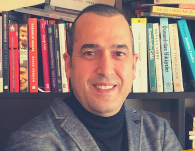 Deneyimli habercinin 'Esrarengiz' kitabı raflardaki yerini aldı! - Resim : 2