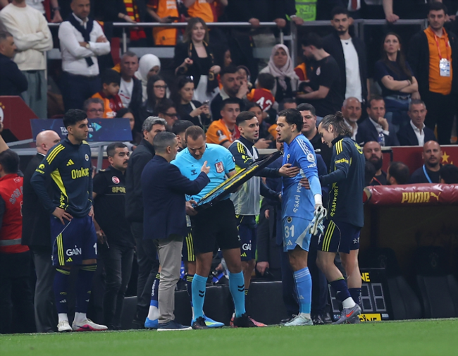 Ederson’dan Aziz Yıldırım’a sürpriz telefon! - Resim : 1