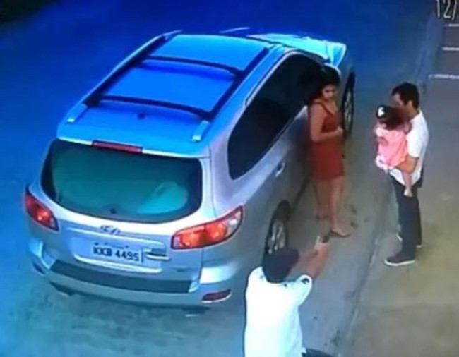 Bebeğini teslim edip ölümü bu şekilde bekledi! - Resim : 1