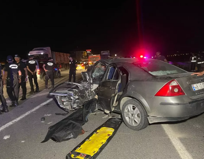 Katliam gibi zincirleme trafik kazası! Çok sayıda ölü ve yaralı var - Resim : 1