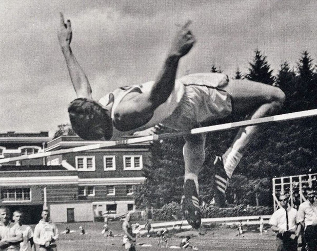 Olimpiyat şampiyonu atlet Dick Fosbury hayatını kaybetti - Resim : 1