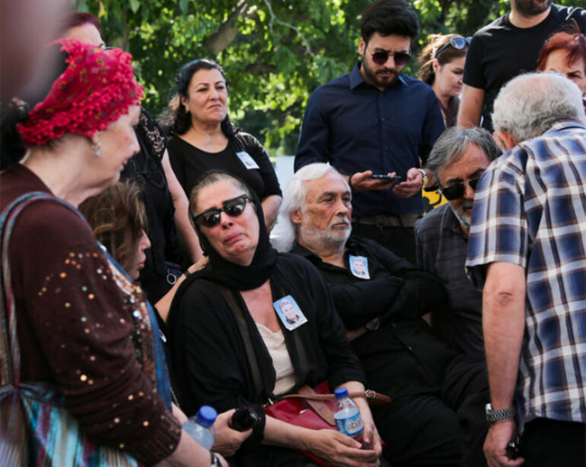 Oyuncu Yalçın Gülhan'a son veda! "Devrik kralım benim, güle güle git" - Resim : 1