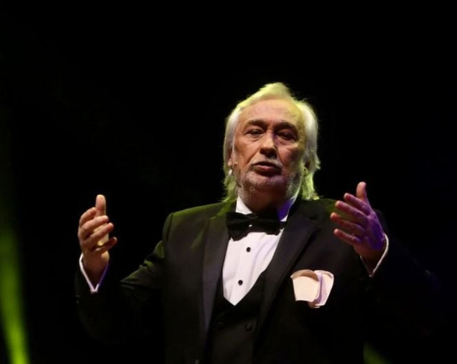 Müjdat Gezen 70 yılın ardından sahnelere veda etti! ‘Hadi bana eyvallah…’ - Resim : 2