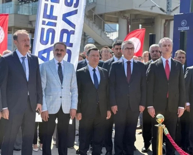 Çin-Türkiye demir yolu hattının ilk yük treni Avrupa'ya gitmek üzere Türkiye'ye ulaştı - Resim : 3