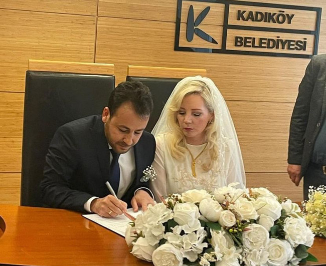 Ödüllü gazeteci bekarlığa veda etti! Hürriyet’le yolları ayırmıştı… - Resim : 1