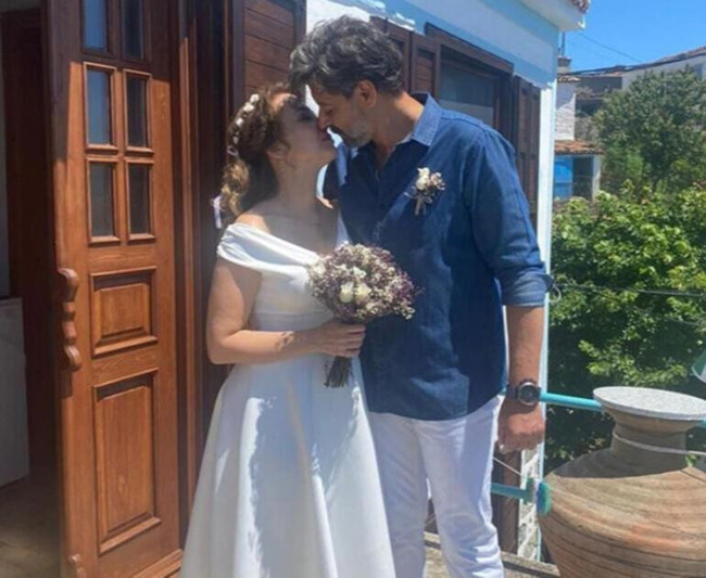 Sürpriz evlilik ile gündeme damga vurdular! - Resim : 3