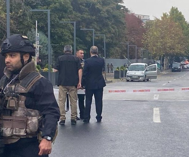 Ankara Kızılay’da bombalı saldırı girişimi! ‘Teröristlerden biri kendini patlattı…’ - Resim : 4