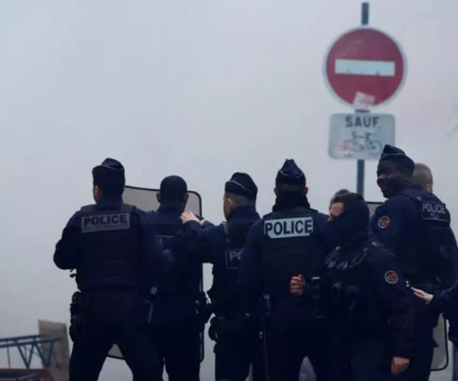 Paris sokakları savaş alanına döndü! Türkiye'den peş peşe açıklamalar - Resim : 4