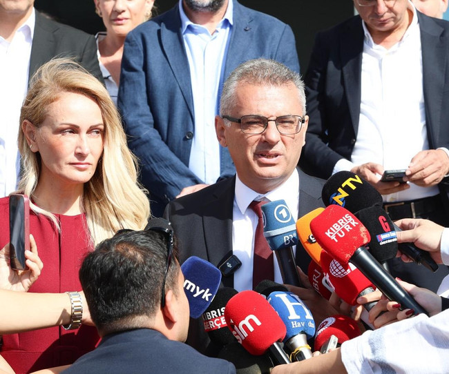 KKTC'de yeni dönem! Cumhurbaşkanlığı yarışında kazanan belli oldu! - Resim : 1