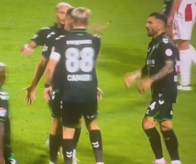 Caner Erkin takım arkadaşını tokatladı! Herkes neye uğradığını şaşırdı... - Resim : 3