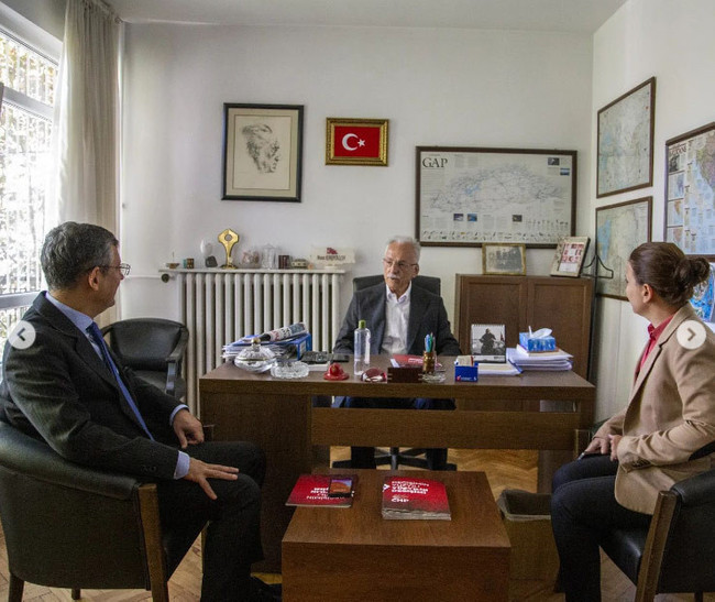 Özgür Özel ilk adaylık ziyaretini gerçekleştirdi - Resim : 1