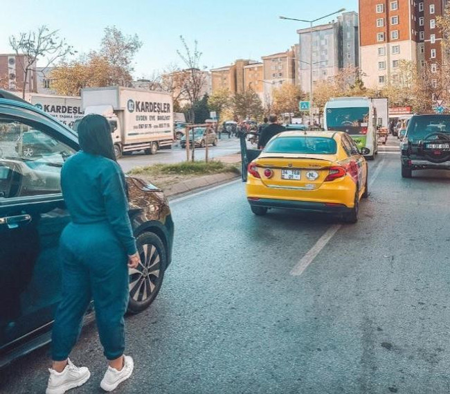 Fenerli yıldızın eşi saat 9'u 5 geçe trafikteydi! Gördükleri sonrası paniğe kapıldı - Resim : 1