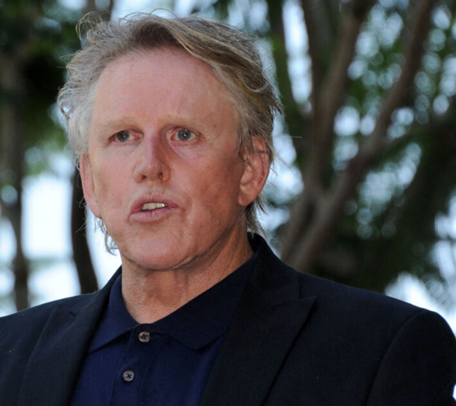 Ünlü oyuncu herkesin içinde tuvaletini yaptı - Resim : 1