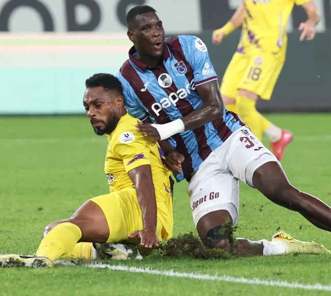 Trabzonspor-Eyüpspor maçında acı sakatlık! Gören bir daha bakamadı - Resim : 1