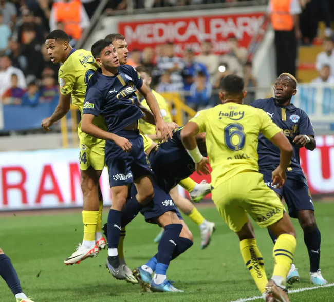 Fenerbahçe, Kasımpaşa engelini zorlanmadan aştı - Resim : 1