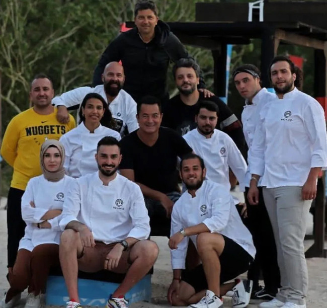 Cemre Uyanık ve Serhat Doğramacı'nın arasındaki gerilim! Süper minili pozla mesaj! - Resim : 2