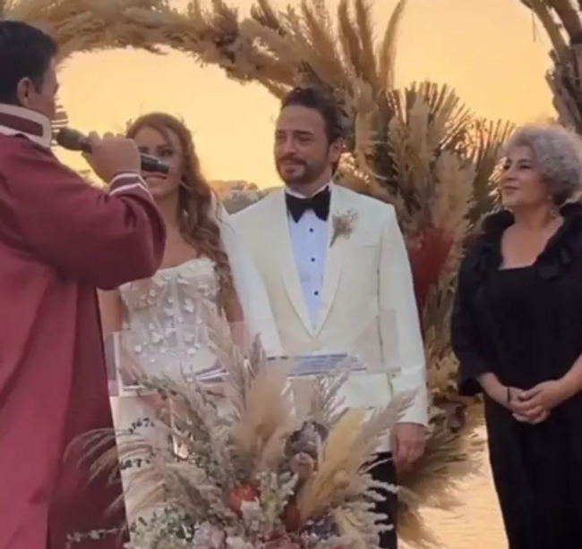 Ahmet Kural, avukat Çağla Gizem Çelik ile Bodrum'da evlendi - Resim : 2