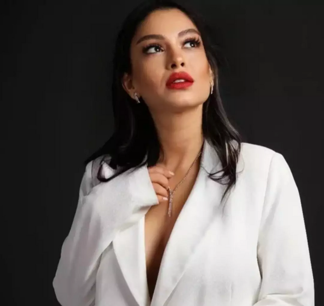 Ajda Pekkan'ın vokalistine iğrenç mesajlar! Tacizci huzurevinden çıktı - Resim : 2