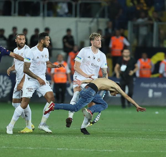 Herkes onu suçluyordu! Ankaragücü maçının olay adamı Oğuzhan Akgün sessizliğini bozdu - Resim : 3