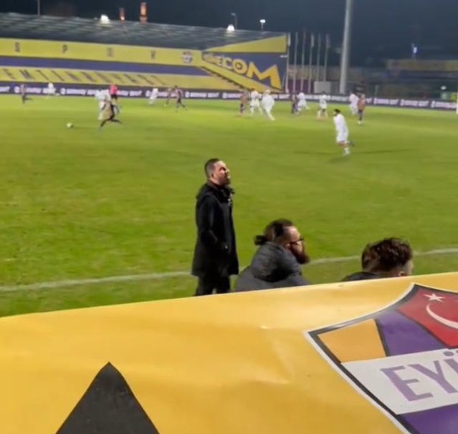 Arda Turan ile taraftar arasında gerilim: ''Maç sonunda görüşeceğiz sizinle'' - Resim : 1