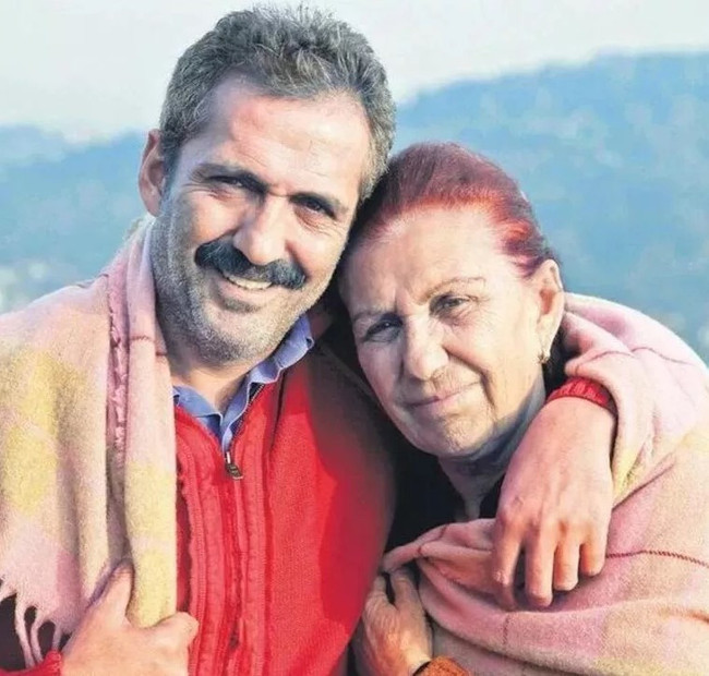Yavuz Bingöl’ün annesi Şahsenem Bacı hayatını kaybetti - Resim : 1