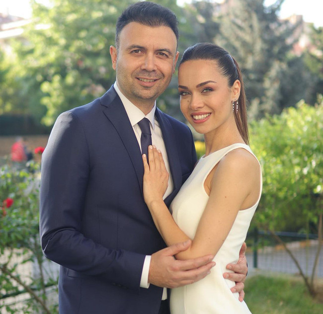 Ekranların güzel sunucusundan mutlu haber! İkinci evliliğe ilk adımı attı... - Resim : 1
