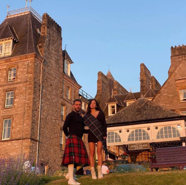 Erkan Kolçak Köstendil etek giydi sosyal medya karıştı - Resim : 1