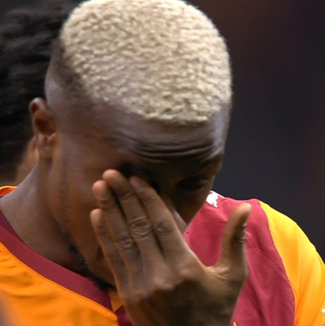 Galatasaray'dan Osimhen'e anlamlı koreografi! Gözyaşlarına hakim olamadı - Resim : 2