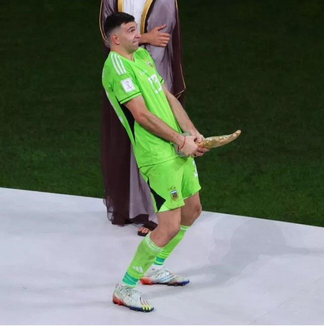 Adil Rami'den Martinez'e küfürlü tepki: Futboldaki en büyük o.... çocuğusun! - Resim : 1