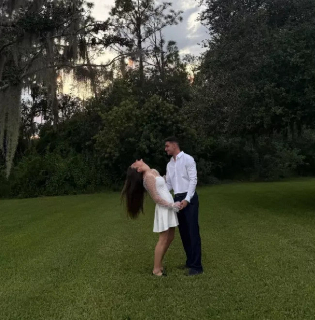 Survivor şampiyonu Nisa Bölükbaşı fenomen sevgilisiyle evlendi - Resim : 1