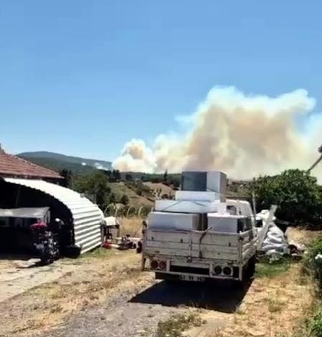 Kocaeli’de yangın: Alevler yerleşim yerlerine dayandı - Resim : 1
