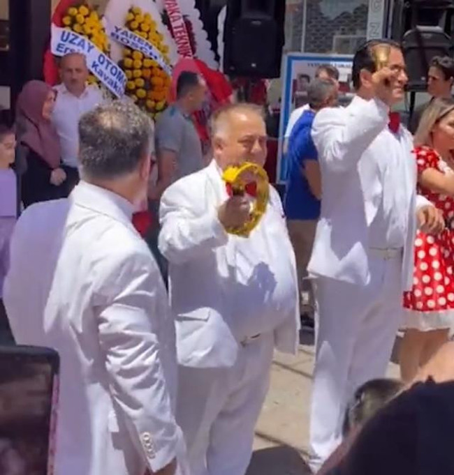 Şen kahkahalı çocuk, geçim derdine düşmüş! Hababam Sınıfı'nın iki yıldızı görenleri üzdü - Resim : 2