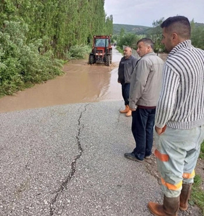 Sinop, Ankara, Çorum, Tokat, Samsun... Birçok ilde sel felaketi! Yollar kapandı, dereler taştı! - Resim : 3