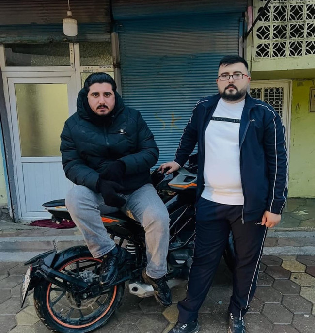 Mahalle savaş alanına döndü: 2 ölü, 9 gözaltı - Resim : 1