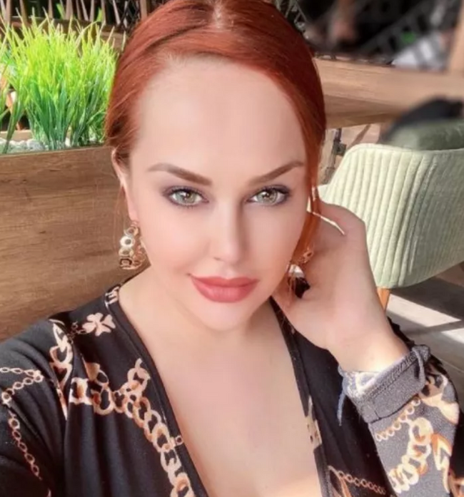 Genç şarkıcıdan Banu Alkan'a 'beyaz orkide' şoku! 'Ses benim, o sadece playback yaptı' - Resim : 2