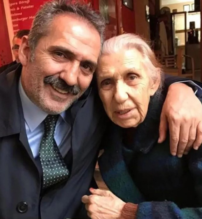 Yavuz Bingöl'ün halk ozanı annesi Şahsenem Bacı'dan kötü haber - Resim : 1