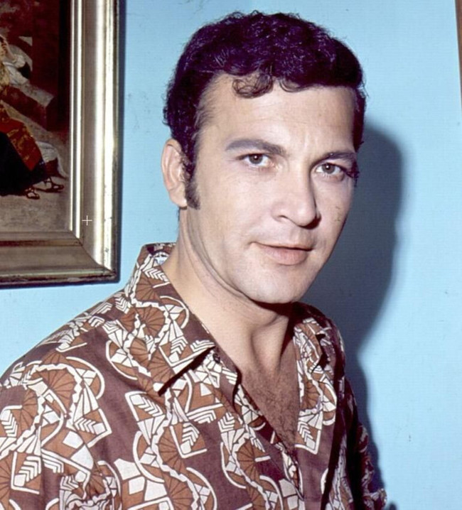 Kartal Tibet'in ölümü sanat dünyasını yasa boğdu: En son ikimiz kalmıştık bu fotoğraftan... - Resim : 10