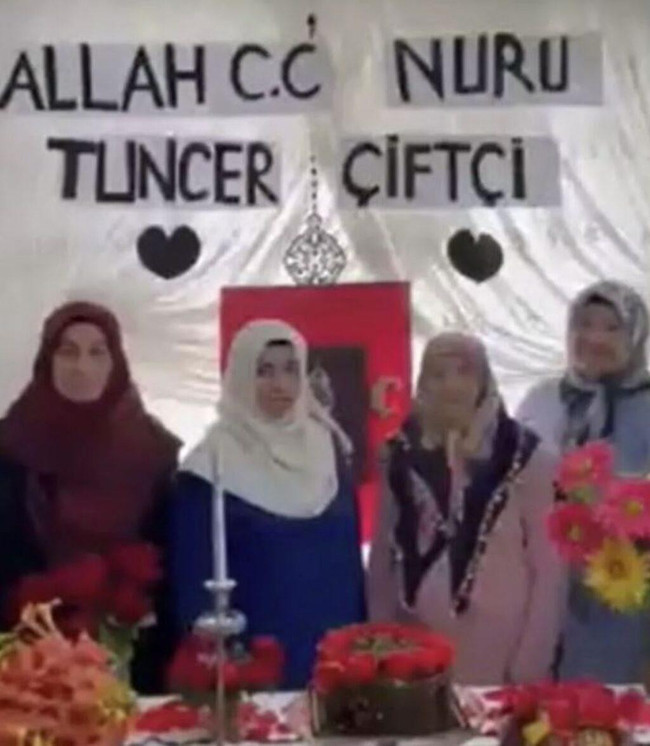 Kendini 'mehdi' ilan eden Tuncer Çiftçi'nin yeni videosu ortaya çıktı: Sana çekme demedim mi lan! - Resim : 1