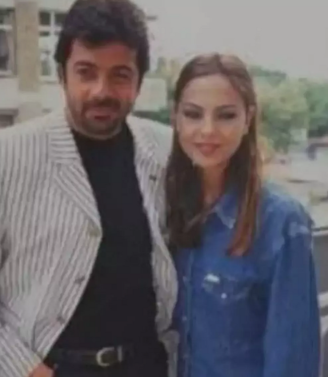 O Ses Türkiye yılbaşı bölümüne eski sevgililer Ebru Gündeş ve Kerem Alışık damga vurdu! - Resim : 2