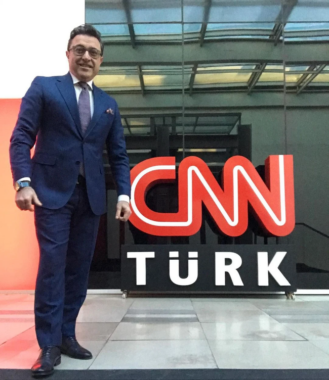 CNN Türk'te deneyimli sunucu ile yollar ayrıldı! Uzun yıllardır görev yapıyordu... - Resim : 1