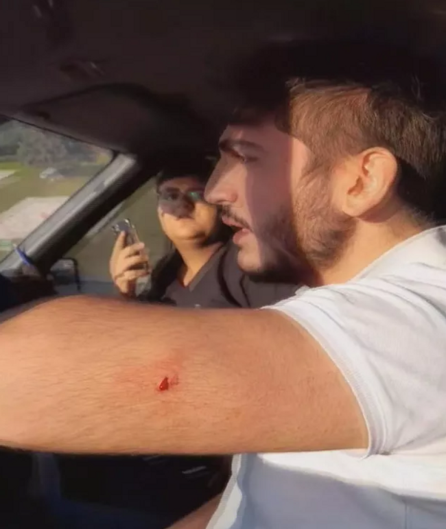 Kucağında bebekle ambulans şoförünü bıçakladı! 'Taciz ettiniz sapıksınız' Trafikte dehşet anları - Resim : 1