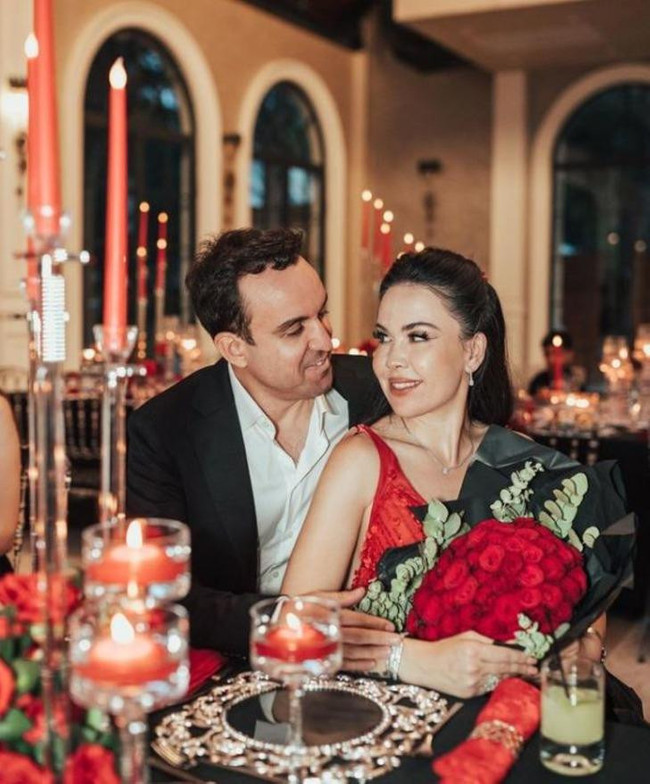 Cüneyt Özdemir Tayyargiller'i masaya yatırdı! "Hacamatla nasıl böyle paralar kazanıyorsunuz?" - Resim : 2