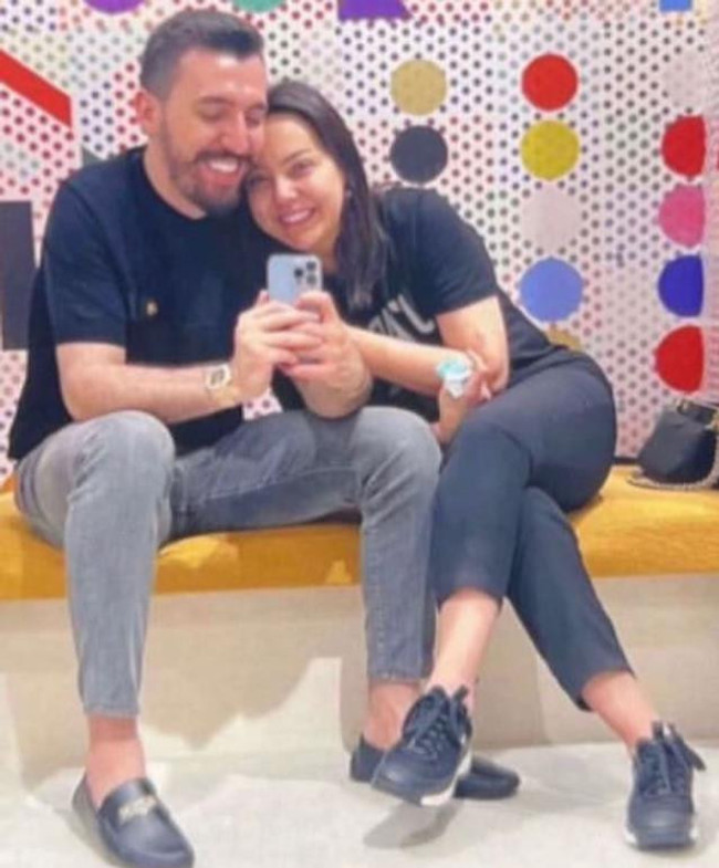 Bahar Candan'dan Ebru Gündeş'e şiddet uyarısı: "Hastalıklı ruh yapısı var, benim elimi yaktı" - Resim : 1