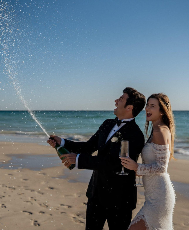 Deneyimli gazeteci dünyaevine girdi! Havana’da nişan, Miami’de nikah… - Resim : 1