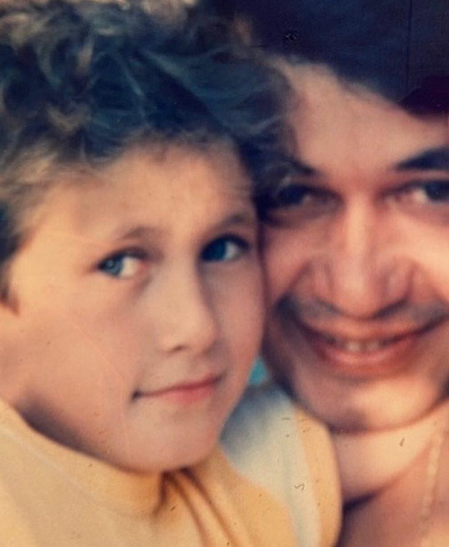 Depremde ailesini kaybetmişti: Ünlü oyuncu Ece Dizdar'dan yürek burkan 17 Ağustos paylaşımı! - Resim : 4