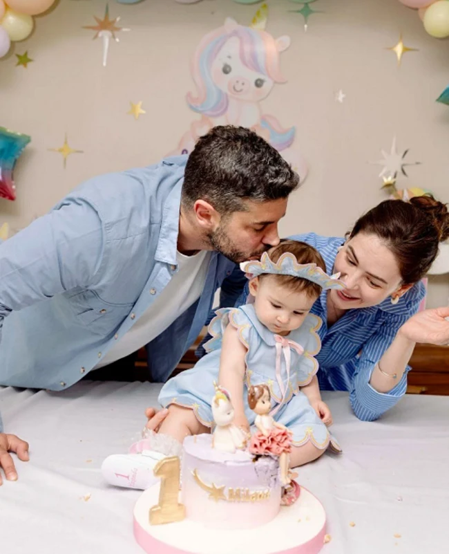 Yıldız Çağrı Atiksoy kızı Mira Milena'nın yüzünü ilk kez paylaştı - Resim : 1